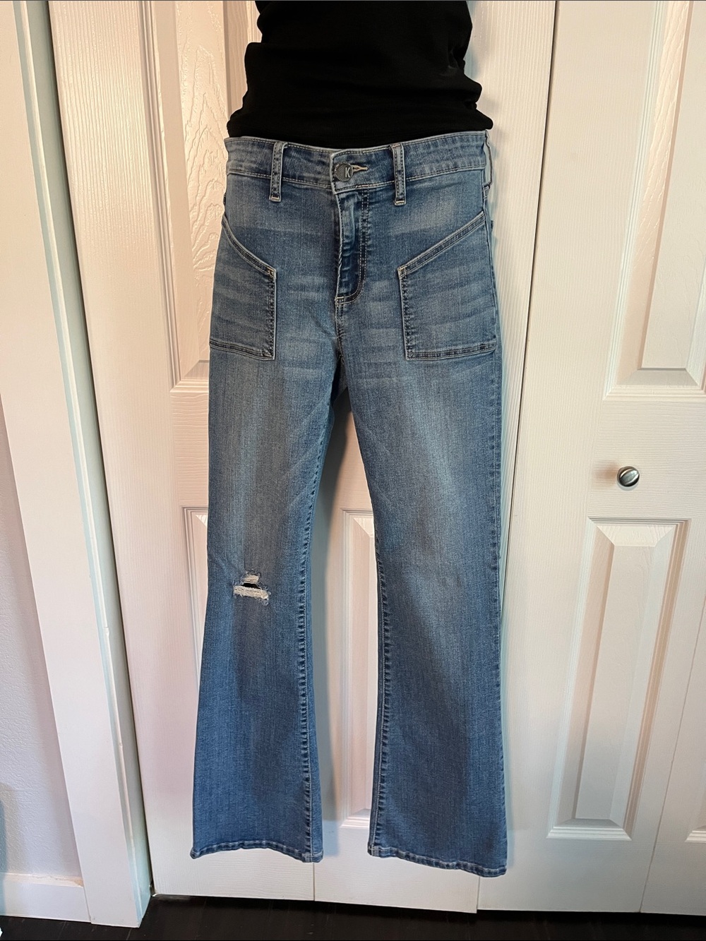 Kut from the Kloth Light Blue Wide-Leg Jeans with Front Patch Pockets